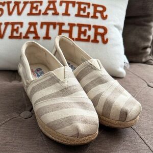 Skechers Bobs Cream and Tan Moccasins